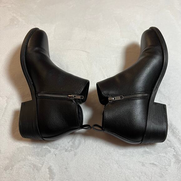 Cushionaire Taco Ankle Boot Size 9M Minimalist Casual Winter Date Night Neutral - Picture 7 of 8